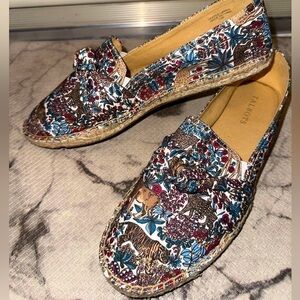 NWOT Talbots Izzy knot tropical print Safari Animal slip on espadrille flats 10M